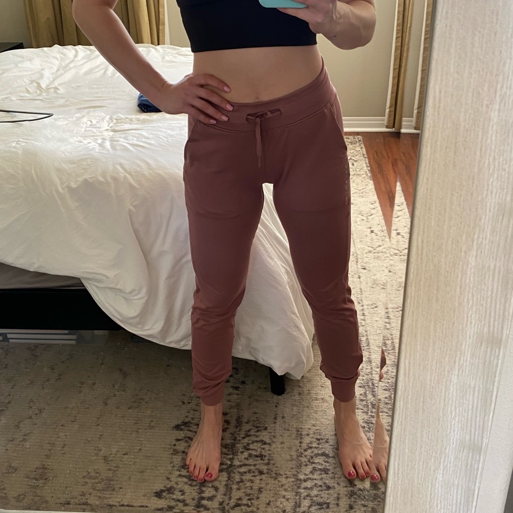 Balance Athletica (vitality) blush daily jogger